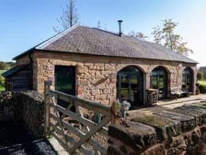 Lovely holiday property in superb rural location | Cart Shed, Mauchline, near Ayr