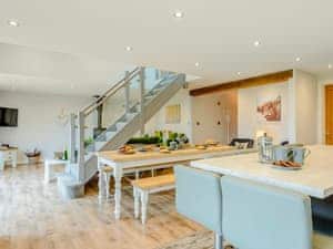 Light and airy open plan living space | Fairchild&rsquo;s Barn - Fairchilds, Caldecott, near Uppingham