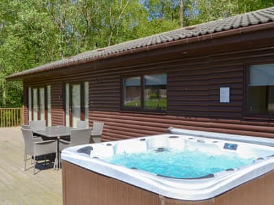 Fantastic holiday property with hot tub | Leafy Run - Otterburn Hall Lodges, Otterburn, near Bellingham