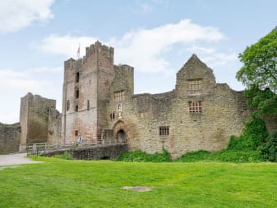 Historic Ludlow Castle | Sir Henry Sidney, Prince Arthur & Catherine, Comus - Ludlow Castle, Ludlow
