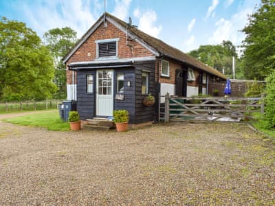 Delightful holiday property | Evie Rose Cottage, Elsenham, near Bishop&rsquo;s Stortford 