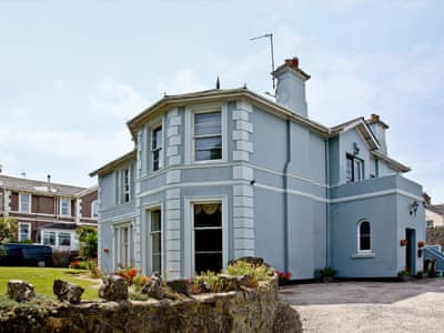 Traditional first floor apartment | Courts View, Newton Abbot