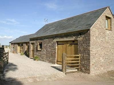 Lovingly converted holiday cottage | Clearvewe, Llangwm, near Usk