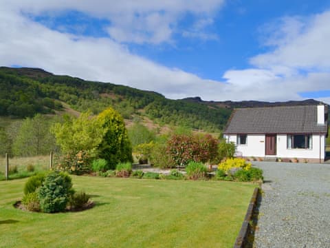 Delightful property in a  charming location | Glen View Cottage, Stromeferry, near Kyle of Lochalsh