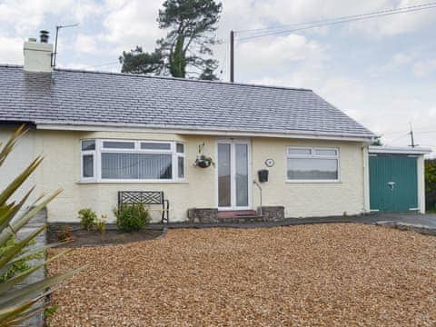 Attractive semi-detached holiday home | Hafod y Bryn, Benllech, near Llangefni