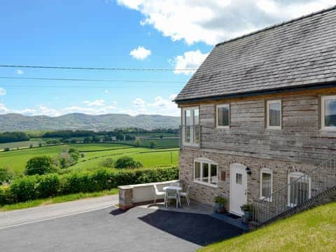 Holiday home in a delightful setting | Oak House - Cysgod Y Coed Cottages, Llanrhaeadr, near Denbigh