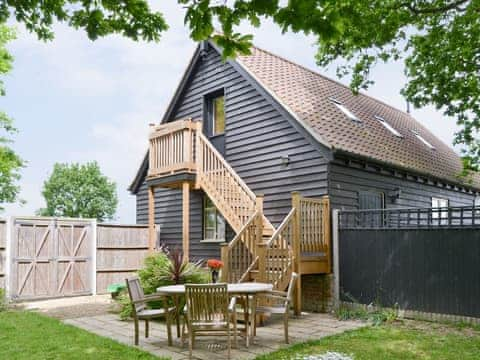 Delightful holiday home | Oak View Loft - Stone House Farm, Lessingham, near Stalham