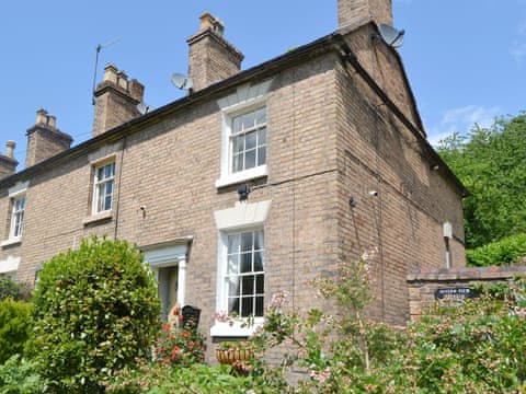 End-terraced Grade II listed holiday home | Severn View Cottage, Ironbridge