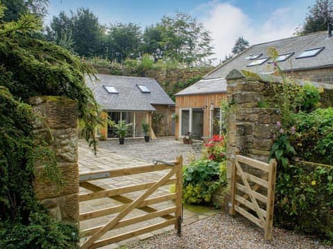 Beautifully presented holiday cottage in a courtyard setting | Swansfield Stables, Alnwick