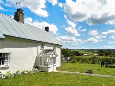 Lovely semi-detached farmhouse | Well Farmhouse - Well Farm Holiday Cottages, Holsworthy, near Launceston