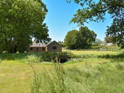 Landscaped garden and grounds | The Oaks - Trecan Farm Cottages, Lanreath, near Looe