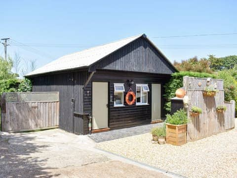 Characterful holiday home | The Old Boat Store, Totland, near Freshwater