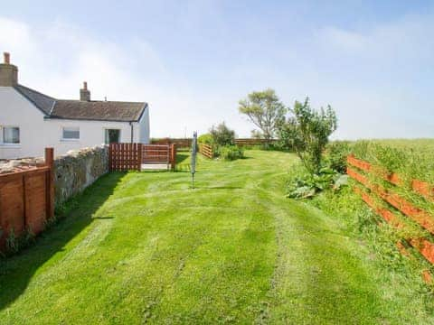 Garden | Grieve&rsquo;s Cottage, Portmahomack, near Tain