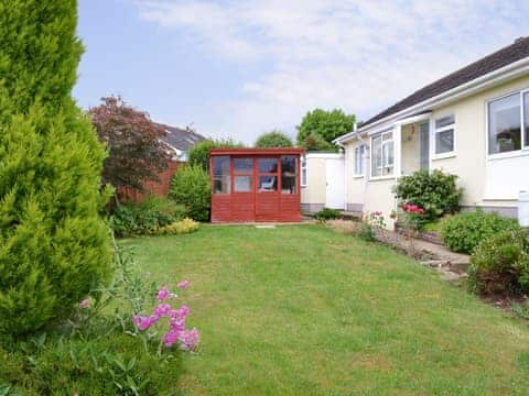 Lovely holiday cottage and garden with summerhouse | Dart Corner, Bovey Tracey