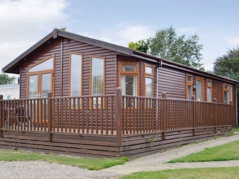 Attractive holiday Lodge  | Heron Lodge, Hopton-on-Sea, Great Yarmouth