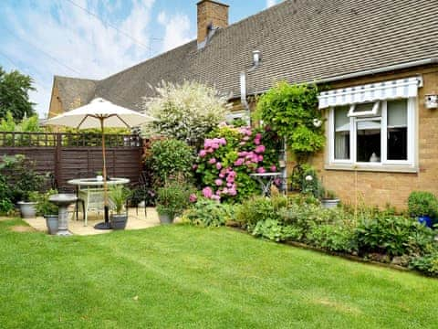 Charming holiday home  | Wren&rsquo;s Nest, Moreton-in-Marsh