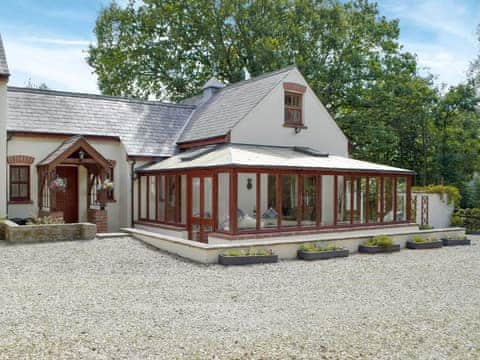 Wonderful holiday home | Woodpecker Rest, Llechryd, near Cardigan