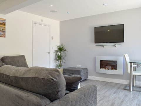 Well presented open plan living space | Newhope, Winchelsea Beach, near Rye