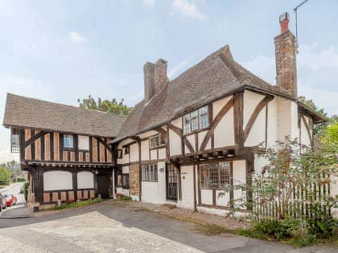 Beautifully presented listed Tudor home | Pollard Cottage, Lingfield