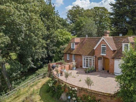 Beautiful holiday home | The Coach House Stables, Hernhill