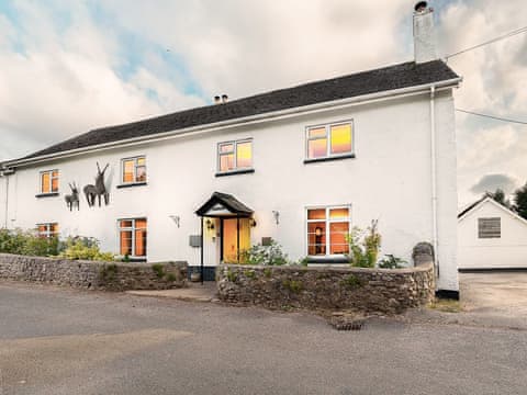 Lovely farmhouse accommodation on the English Riviera | Manor Farm, Daccombe, near Torquay