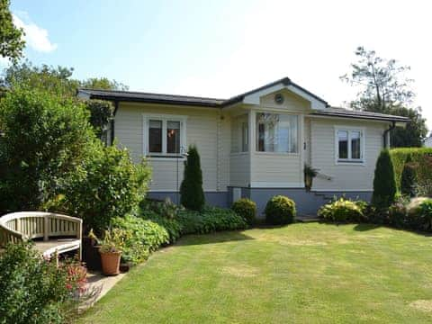 Lovely Cornish cabin-stylle holiday cottage | Wheal Metal Lodge, Poldown, near Helston