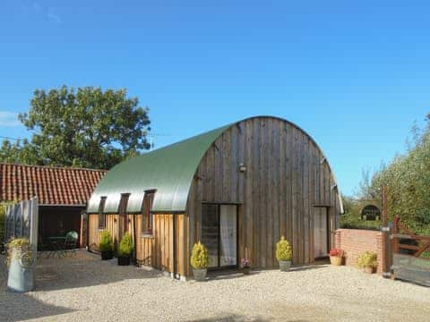 Delightful holiday home | Holly&rsquo;s Barn, East Brent, near Burnham-on-Sea