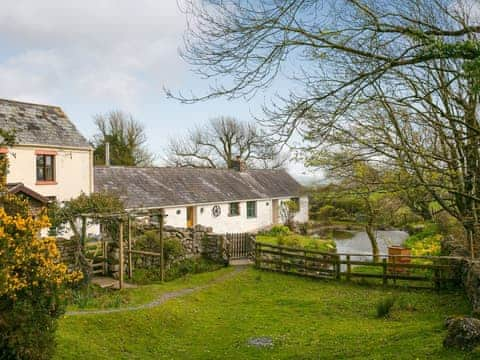 Exterior | Tankey Lake Farm- Teal - Tankey Lake Farm, Llangennith, near Swansea