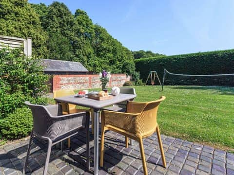 Sitting-out-area | Yalbury - Greenwood Grange Cottages, Higher Bockhampton, near Dorchester