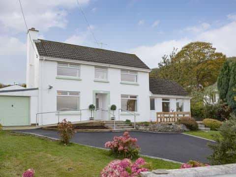 Delightful detached holiday home | Green Acre, St Dogmaels, near Cardigan