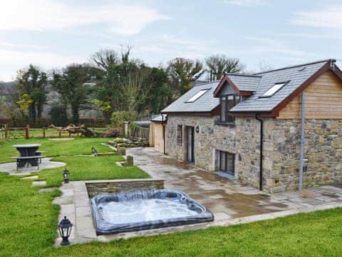 Thoughtfully converted holiday home | Bluebell Barn, Okehampton