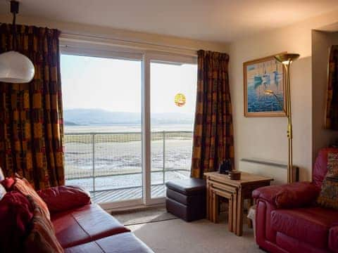 Relaxing living area with beautiful views | Estuary View, Porthmadog