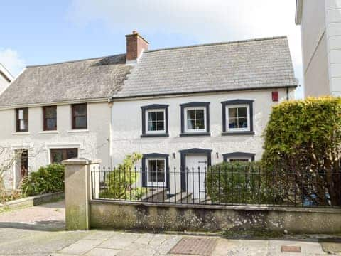 Exterior | Can-Y-Mor - Victoria House Apartments, Llansteffan, near Carmarthen