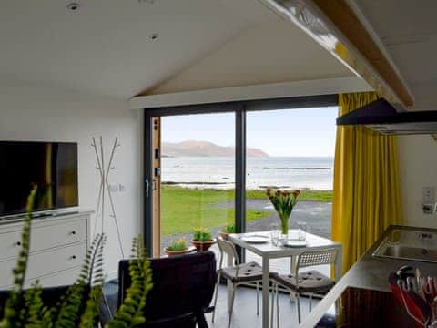 Delightful studio accommodation | The Isle View Nest - Number Five Isle View, Lower Harrapool, near Broadford