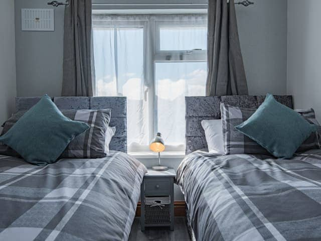 Twin bedroom | West Beach House, Whitstable