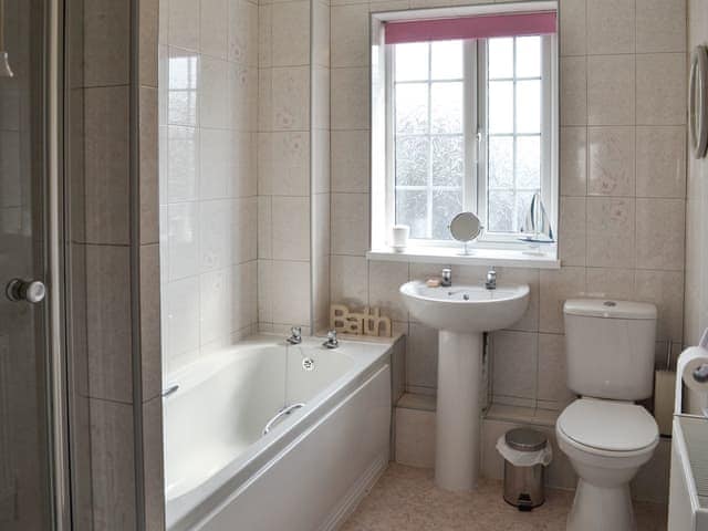 Bathroom | Jay&rsquo;s Cottage, Flamborough, near Bridlington