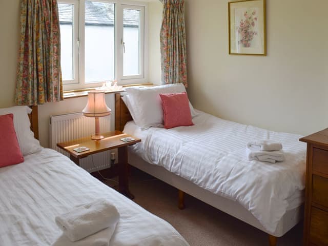 Twin bedroom | Stable Cottage - Yew Tree Cottage & Stable Cottage, Windermere
