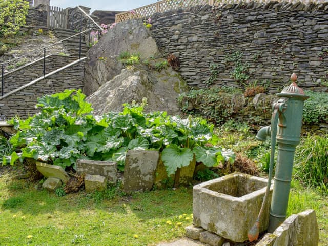 Garden | Stable Cottage - Yew Tree Cottage & Stable Cottage, Windermere