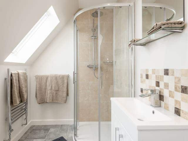 Shower room | Beach Lodge, Winthorpe