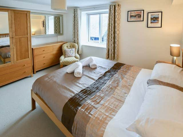 Romantic and relaxing bedroom | 5 Balmoral House, Keswick