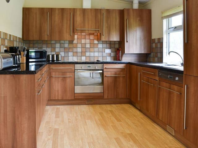 Kitchen | The Lodge - Trecan Farm Cottages, Lanreath, near Looe