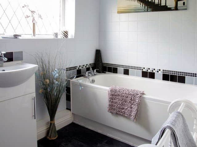 Bathroom | Archways - Ashtree Court, Addlethorpe