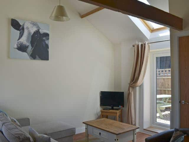 Light and airy living area | Dairy Cottage - Harris Croft Farm - The Swallows, Binknoll, near Royal Wootton Bassett