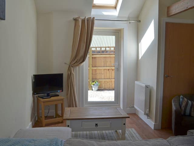 Light and airy living area | Dairy Cottage - Harris Croft Farm - The Swallows, Binknoll, near Royal Wootton Bassett