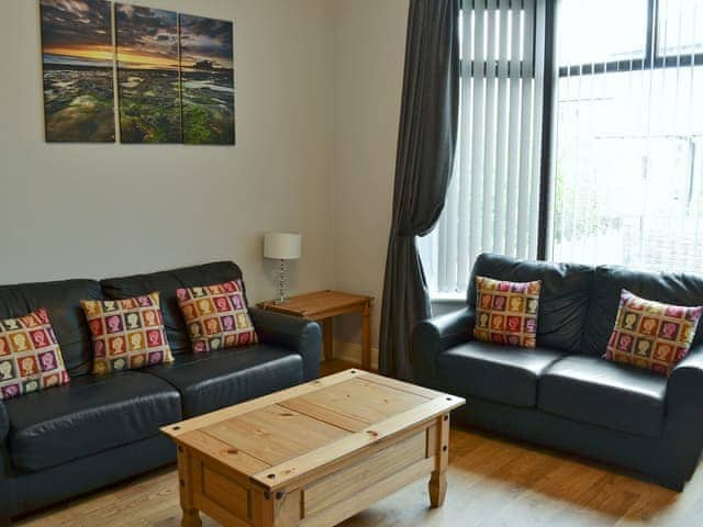 Tastefully furnished living room | Lynbank, Seahouses