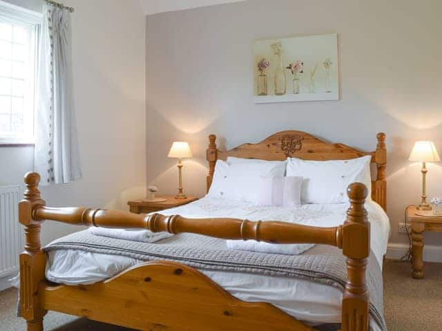 Relaxing double bedroom | The Cottage - Kingshill Farm, Little Kingshill, near Great Missenden