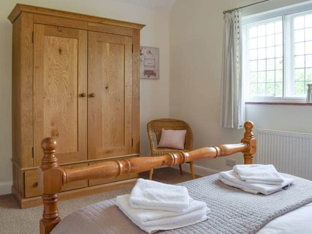 Light and airy double bedroom | The Cottage - Kingshill Farm, Little Kingshill, near Great Missenden