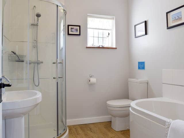 Family bathroom with separate shower cubicle | The Cottage - Kingshill Farm, Little Kingshill, near Great Missenden