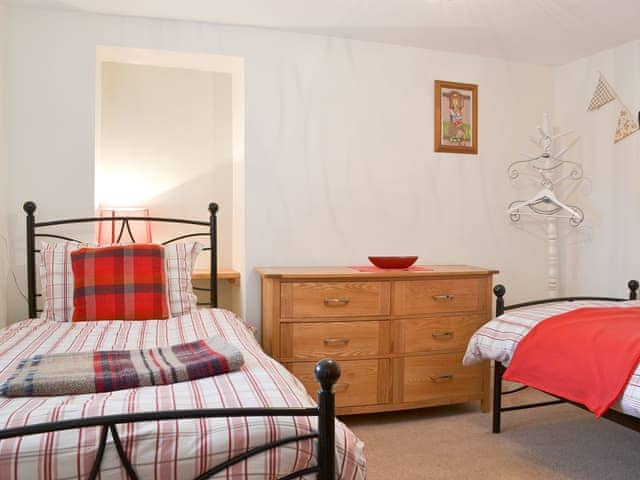 Twin bedroom | The Old Granary, Launcells, near Bude