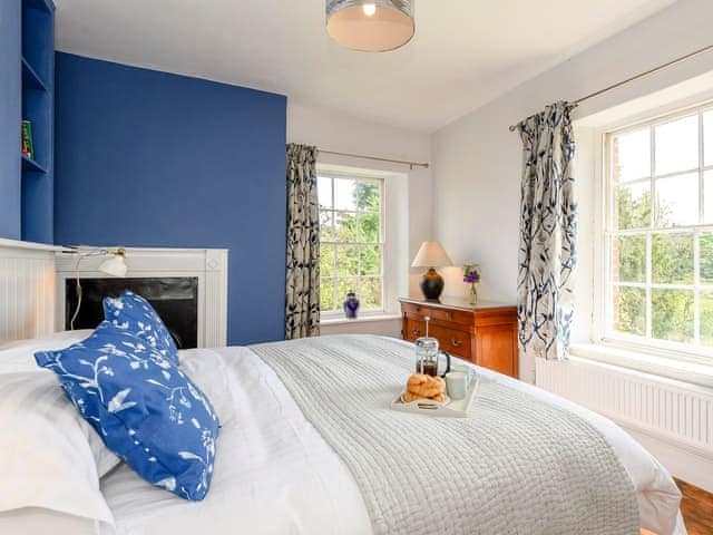 Sumptuous double bedroom | Colveston Manor, Mundford